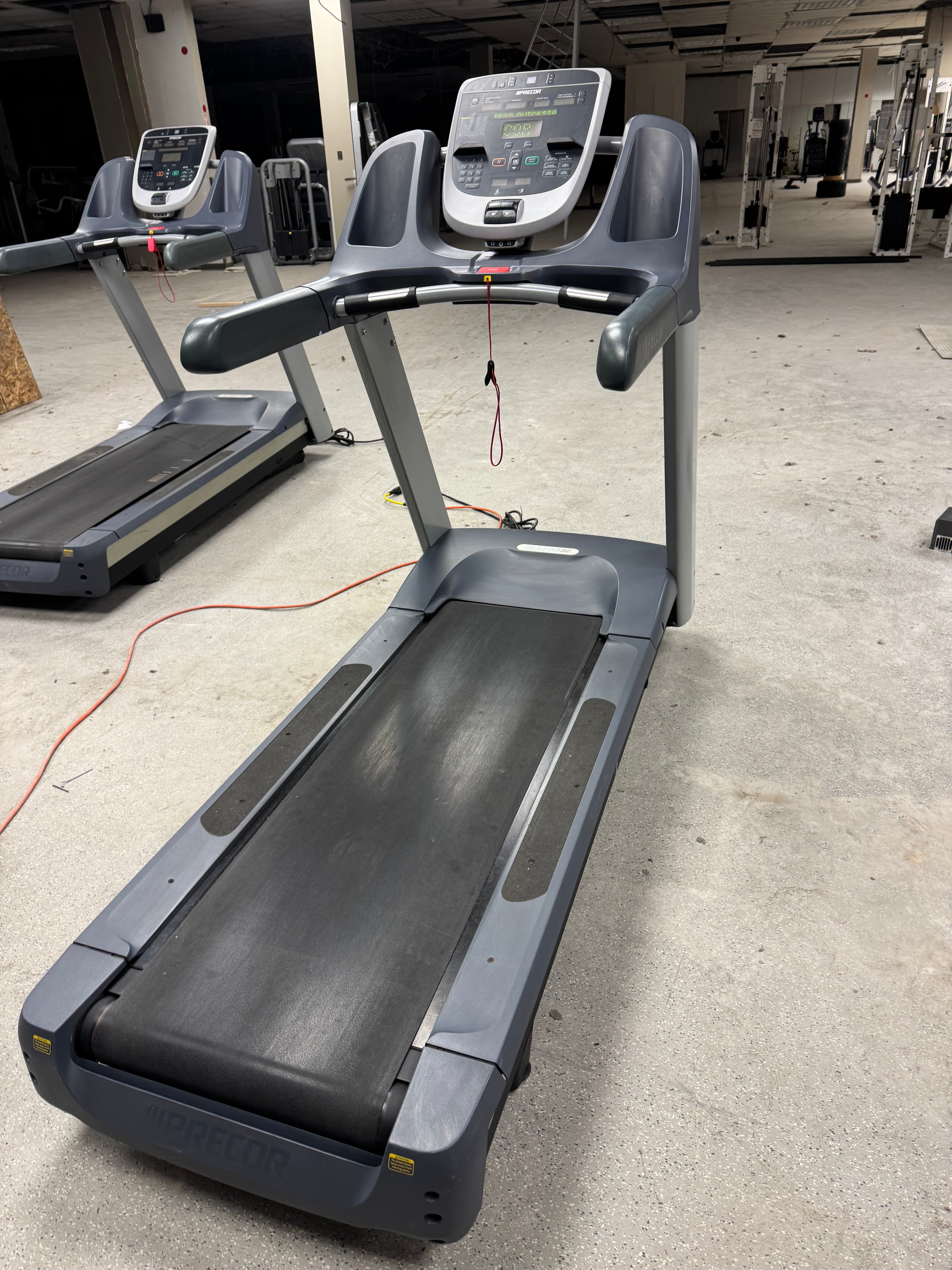 Precor 833 Treadmill with P30 Console
