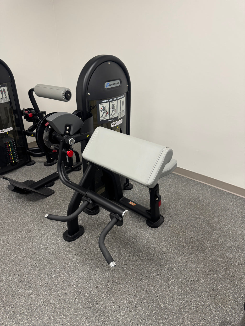 Nautilus Instinct Dual Biceps Curl / Triceps Extension (9NL-D5120-60ARS)